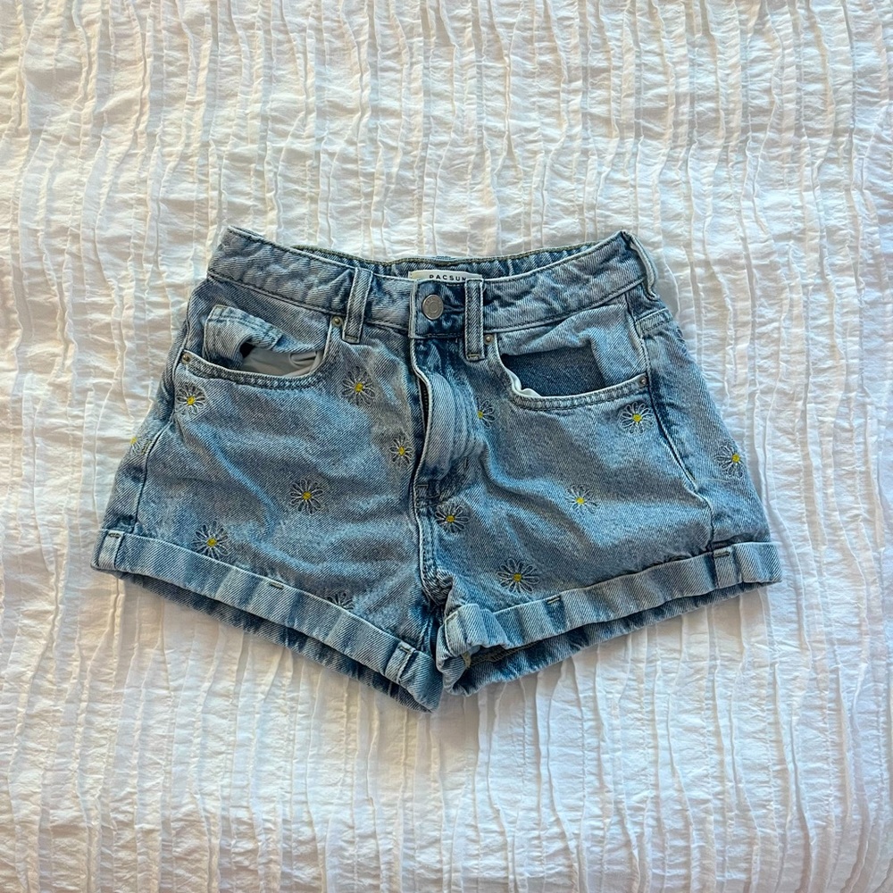 pacsun daisy embroidered denim mom shorts